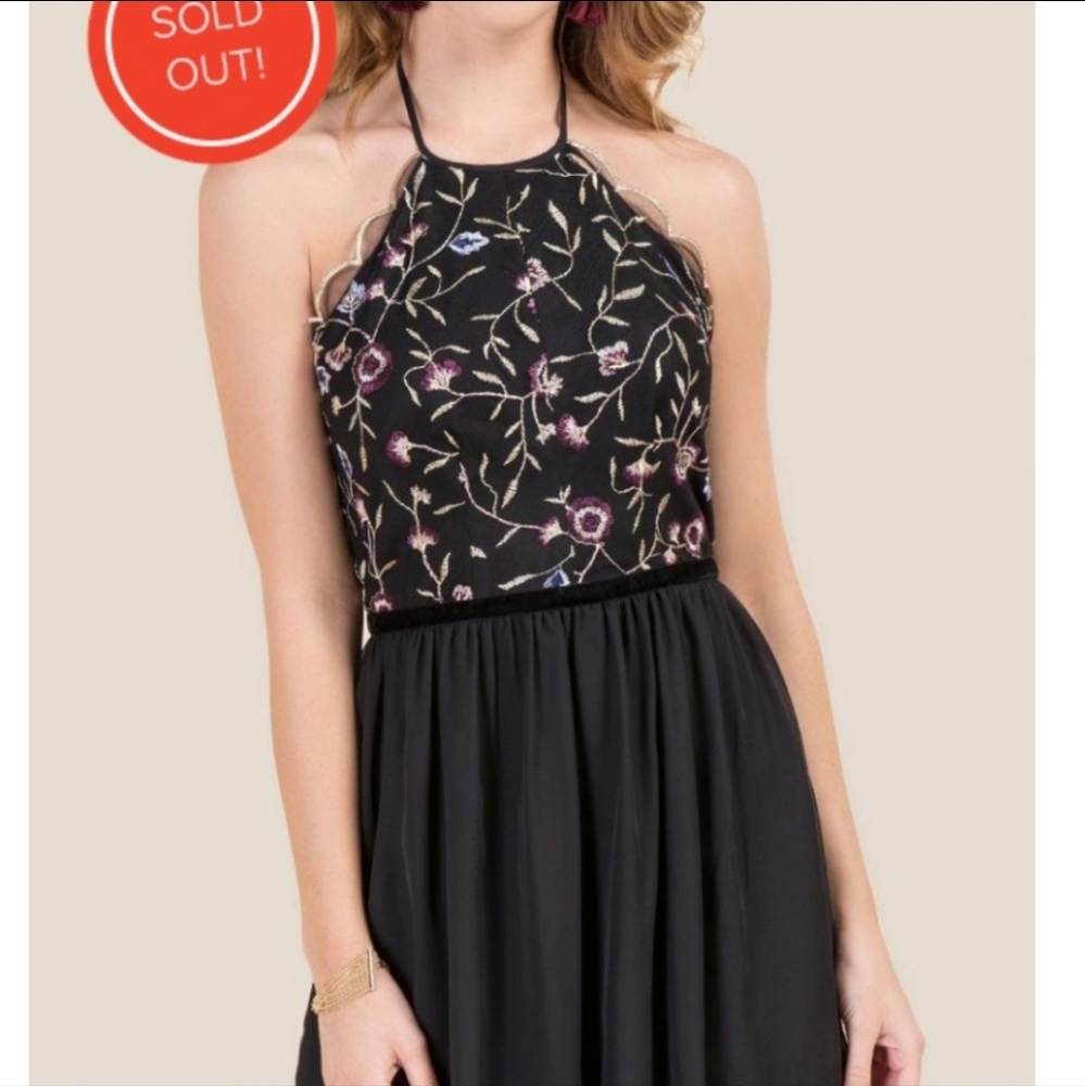 Francesca's floral halter dress - Picture 2 of 11